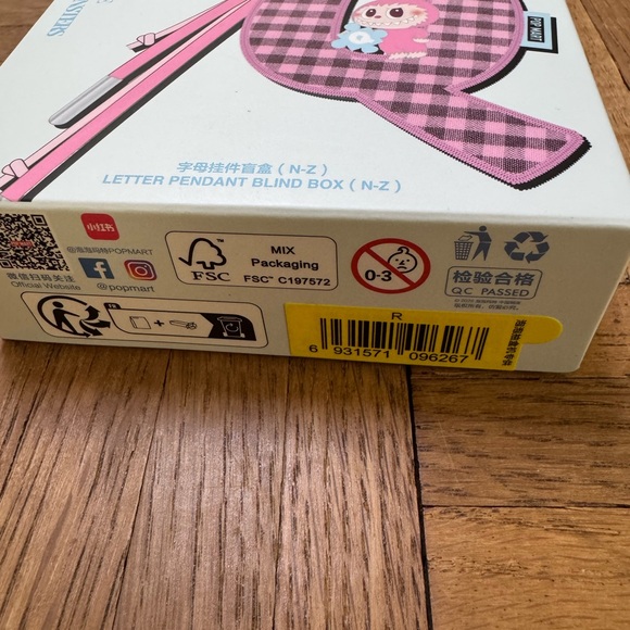 Labubu Pin For Love Letter Pendant Blind Box “R” Pop mart - Picture 4 of 7